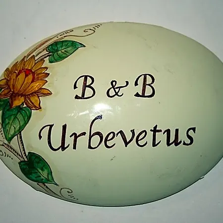 לינה וארוחת בוקר Urbevetus 3*